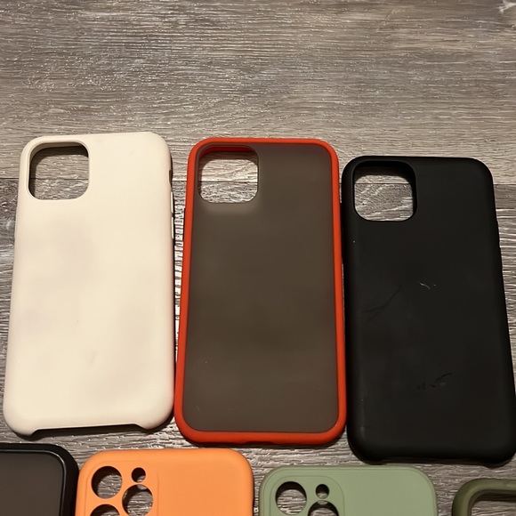 12 pack iphone 11 pro cases still in good condition - Picture 5 of 7